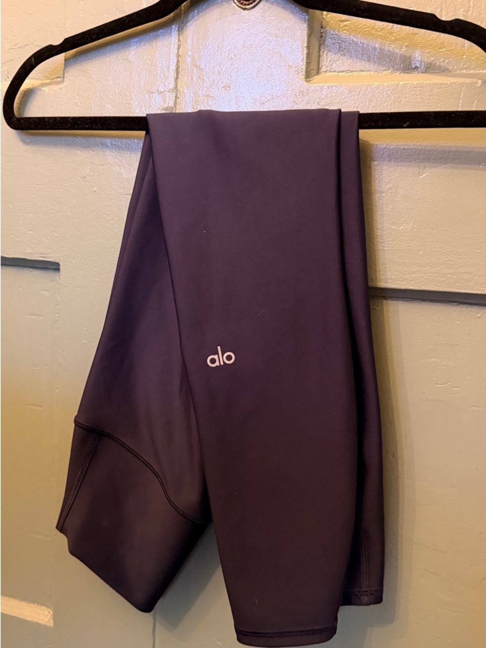 ALO Yoga Plum Purple Leggings with Logo